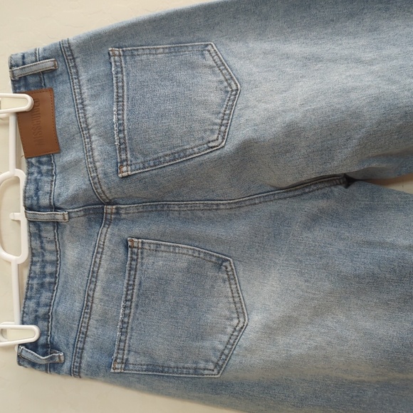 Missguided Riot High Rise Mom Distressed Denim Jean Loose Fit - Size 4 - Picture 6 of 12